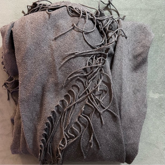 Dark grey mid length cape one size - Picture 6 of 6